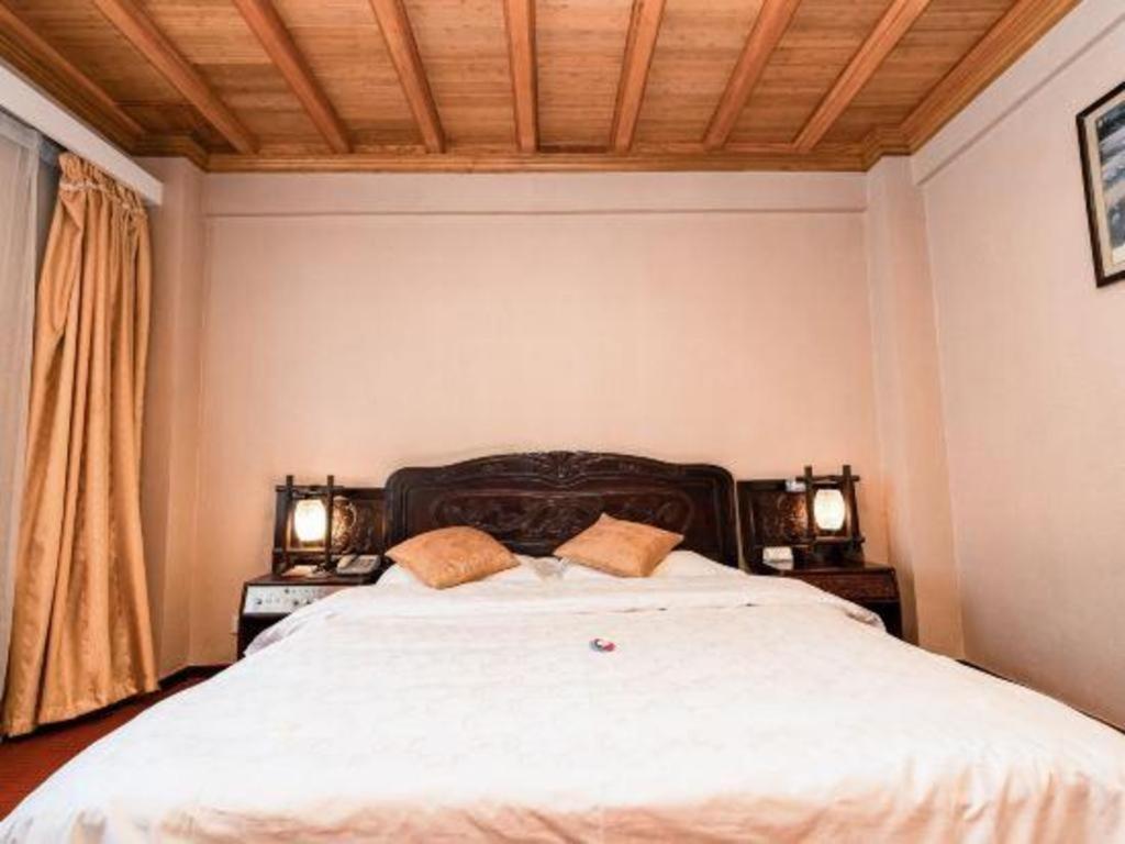 Golden Spring Hotel Lijiang Lijiang  Exterior foto